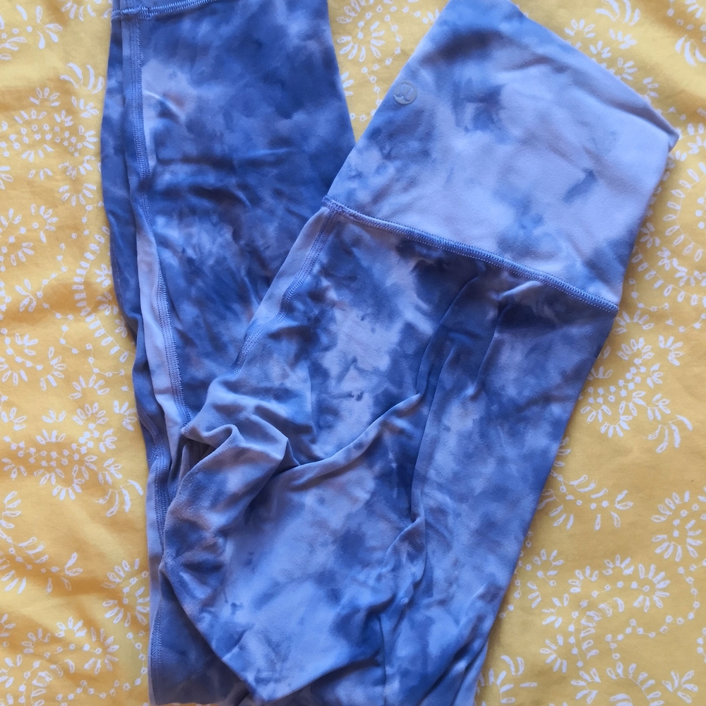 Tie-dye lululemon aligns